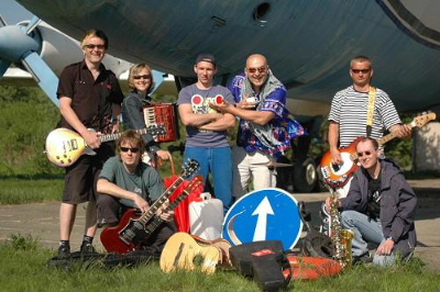 Tři sestry zvou do Mydlovar